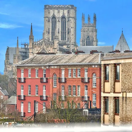 Invergate Sleeps 4 Apartment York